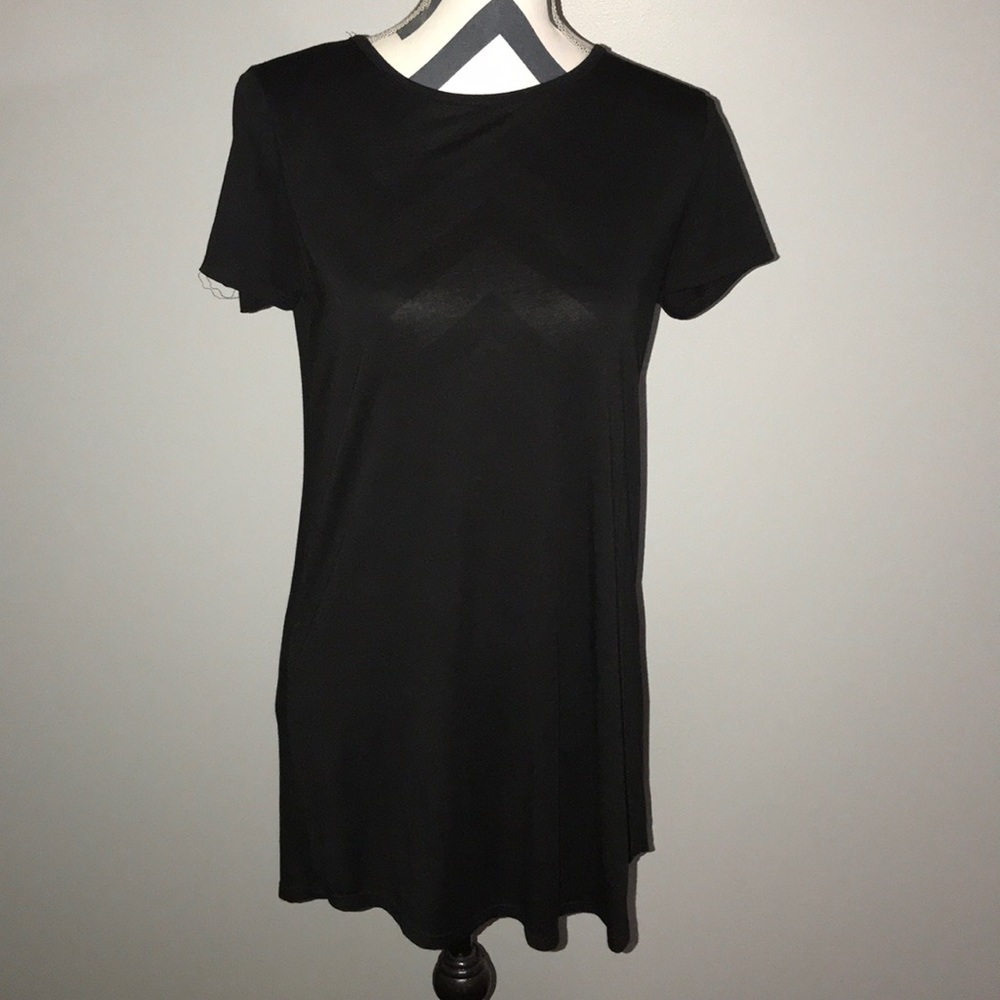 black tshirt dress